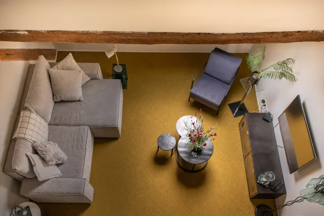 View from above of the lounge corner in the studio
